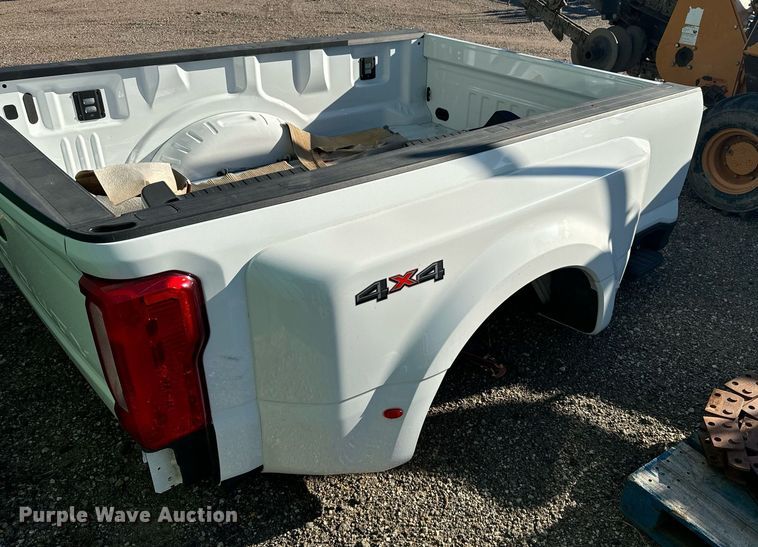 image for item DX3609 2024 Ford F350 pickup truck bed