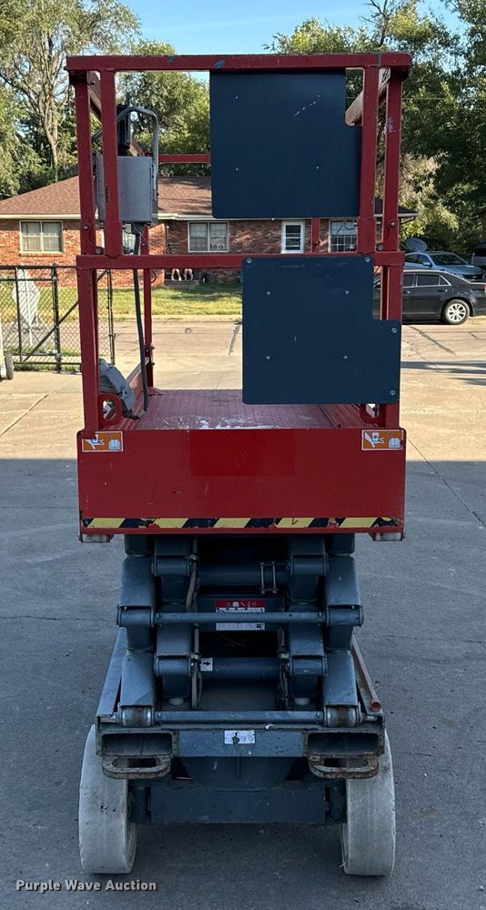 image for item DX3651 2013 Skyjack SJIH 3226 scissor lift