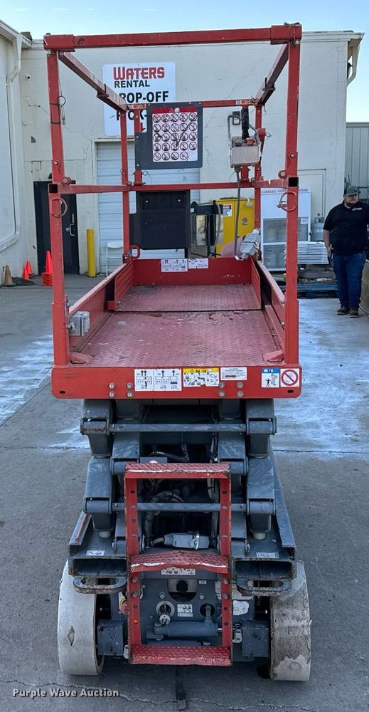 image for item DX3651 2013 Skyjack SJIH 3226 scissor lift
