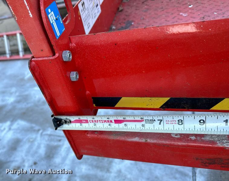 image for item DX3651 2013 Skyjack SJIH 3226 scissor lift