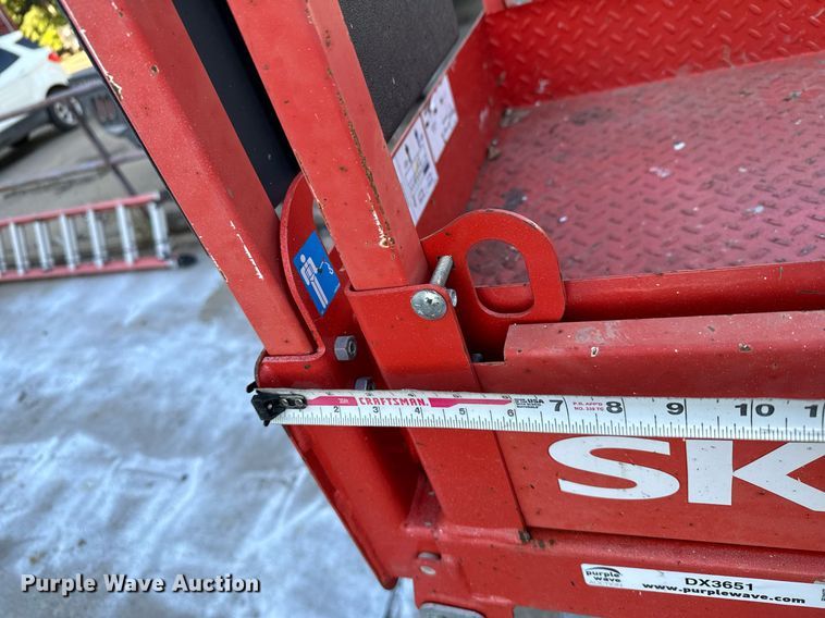 image for item DX3651 2013 Skyjack SJIH 3226 scissor lift