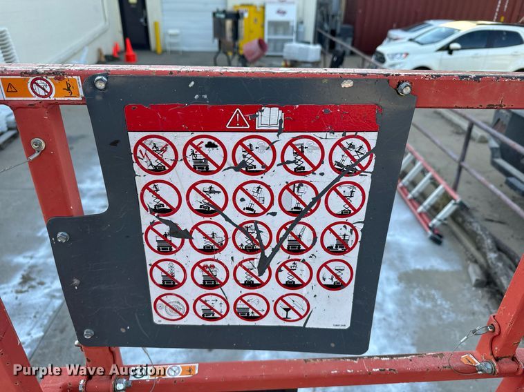 image for item DX3651 2013 Skyjack SJIH 3226 scissor lift