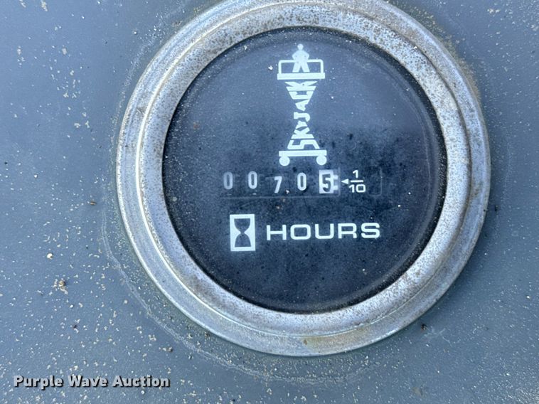 image for item DX3651 2013 Skyjack SJIH 3226 scissor lift