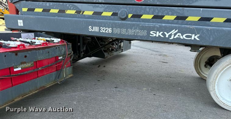 image for item DX3651 2013 Skyjack SJIH 3226 scissor lift