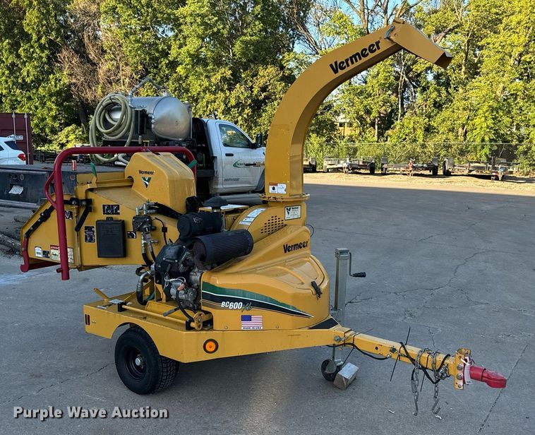 image for item DX3653 2012 Vermeer BC600XL wood chipper