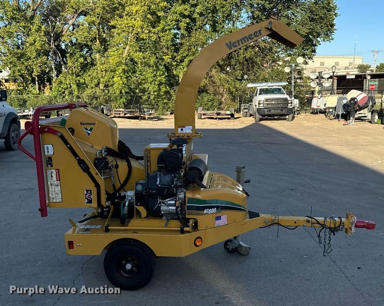 image for item DX3653 2012 Vermeer BC600XL wood chipper