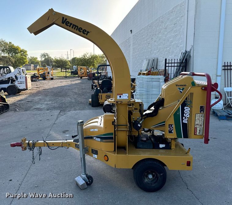 image for item DX3653 2012 Vermeer BC600XL wood chipper