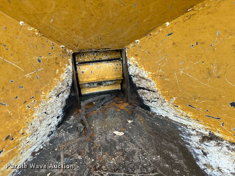 image for item DX3653 2012 Vermeer BC600XL wood chipper