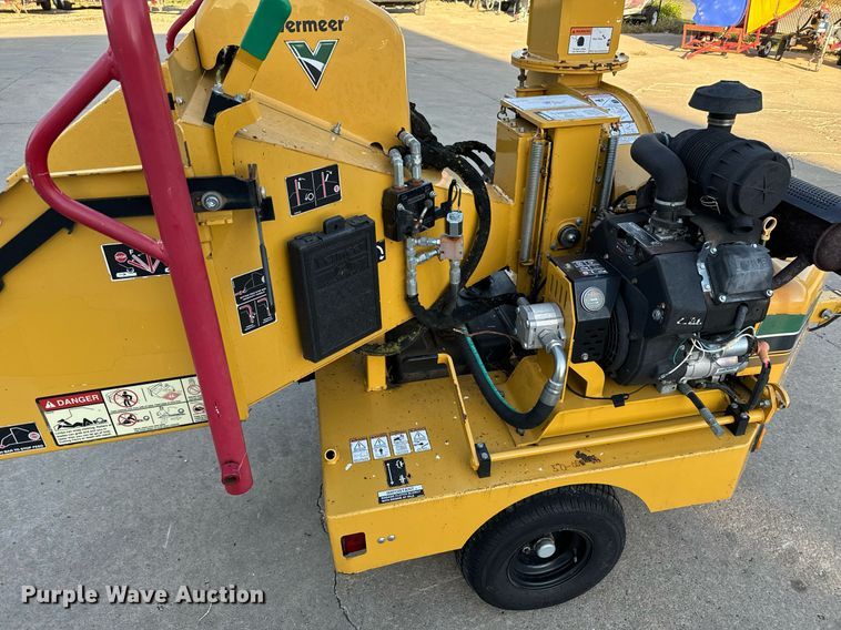 image for item DX3653 2012 Vermeer BC600XL wood chipper
