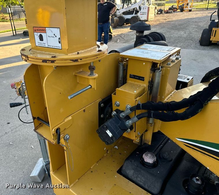 image for item DX3653 2012 Vermeer BC600XL wood chipper