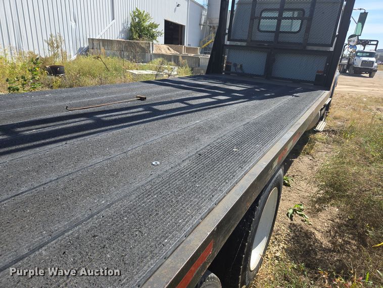 image for item EE7792 1997 Volvo WG Series  flatbed truck