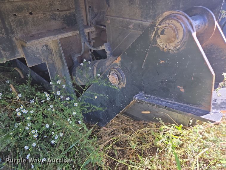 image for item EE7792 1997 Volvo WG Series  flatbed truck