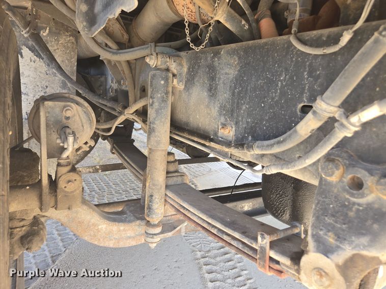 image for item EE7792 1997 Volvo WG Series  flatbed truck