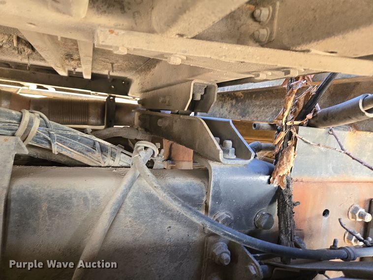 image for item EE7792 1997 Volvo WG Series  flatbed truck