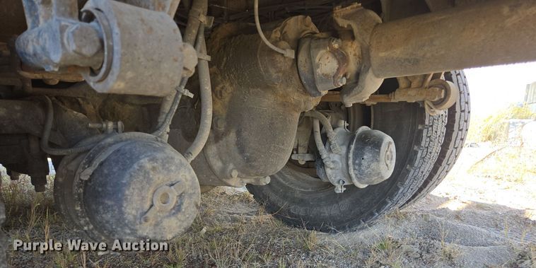 image for item EE7792 1997 Volvo WG Series  flatbed truck