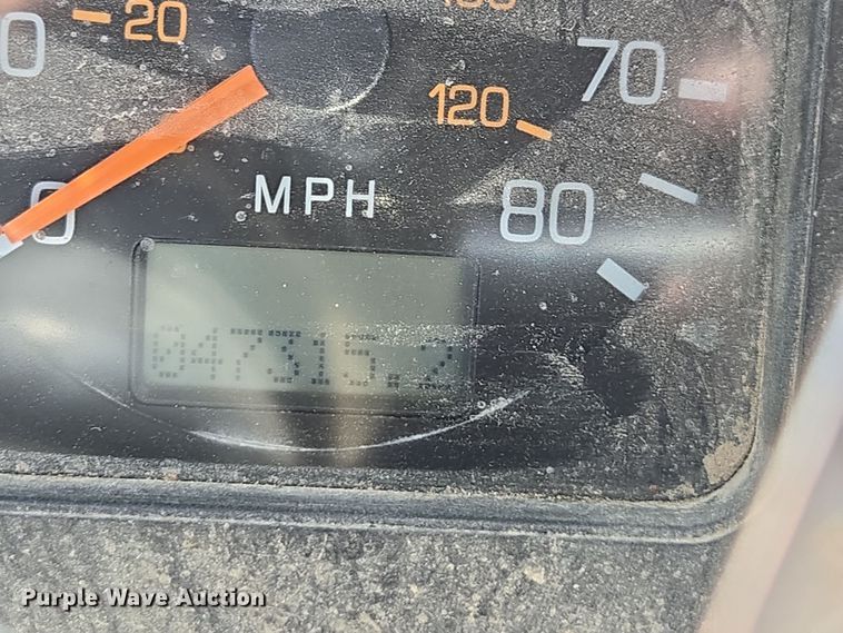 image for item EE7792 1997 Volvo WG Series  flatbed truck