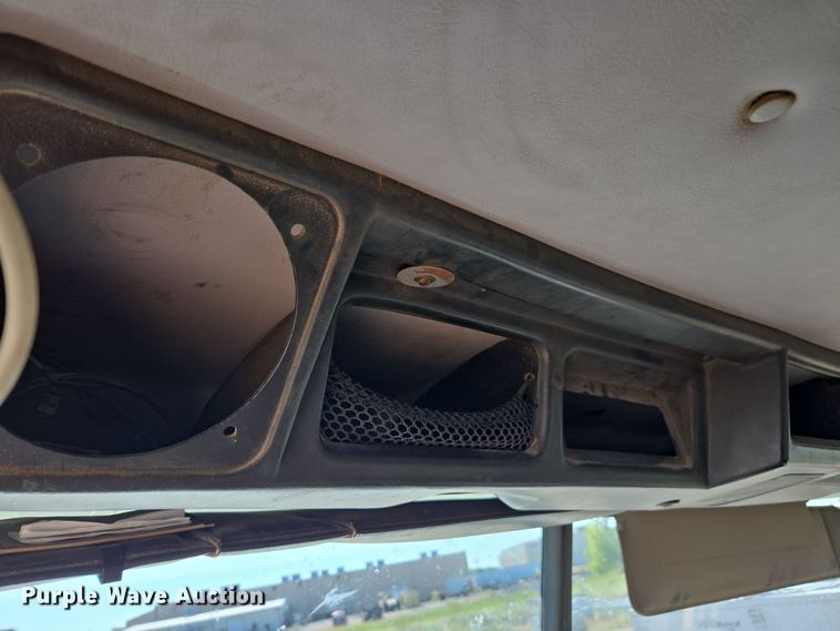 image for item EE7792 1997 Volvo WG Series  flatbed truck