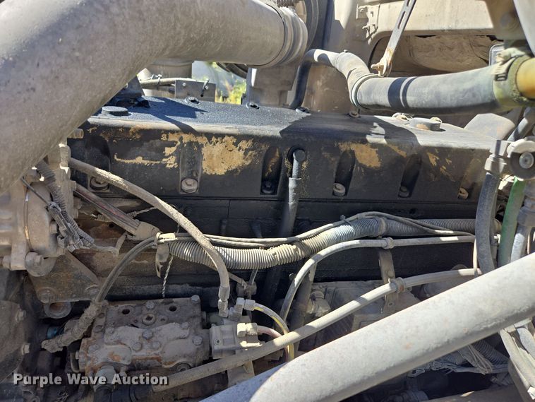 image for item EE7792 1997 Volvo WG Series  flatbed truck