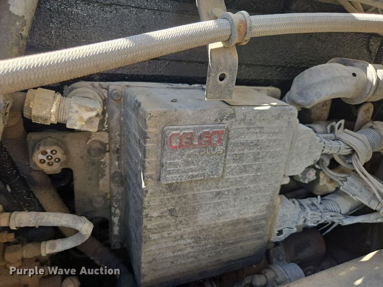 image for item EE7792 1997 Volvo WG Series  flatbed truck