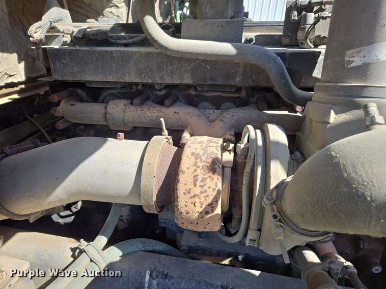 image for item EE7792 1997 Volvo WG Series  flatbed truck