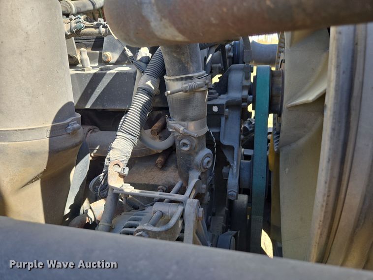 image for item EE7792 1997 Volvo WG Series  flatbed truck