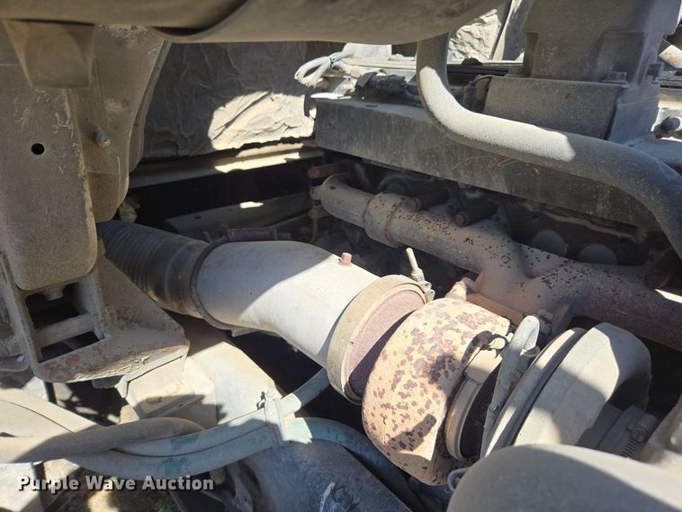 image for item EE7792 1997 Volvo WG Series  flatbed truck