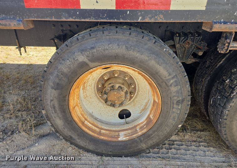 image for item EE7792 1997 Volvo WG Series  flatbed truck