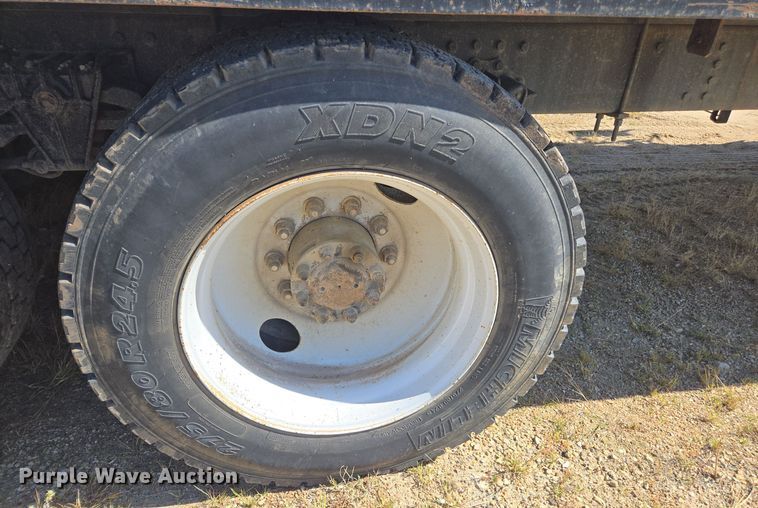 image for item EE7792 1997 Volvo WG Series  flatbed truck