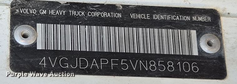 image for item EE7792 1997 Volvo WG Series  flatbed truck