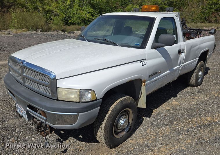 image for item EE8553 2001 Dodge Ram 2500 pickup truck