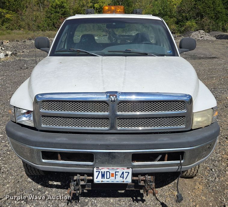 image for item EE8553 2001 Dodge Ram 2500 pickup truck
