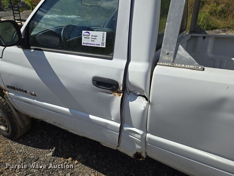image for item EE8553 2001 Dodge Ram 2500 pickup truck
