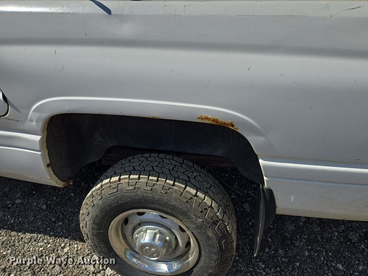 image for item EE8553 2001 Dodge Ram 2500 pickup truck