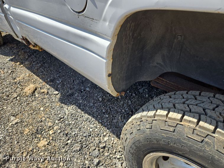 image for item EE8553 2001 Dodge Ram 2500 pickup truck