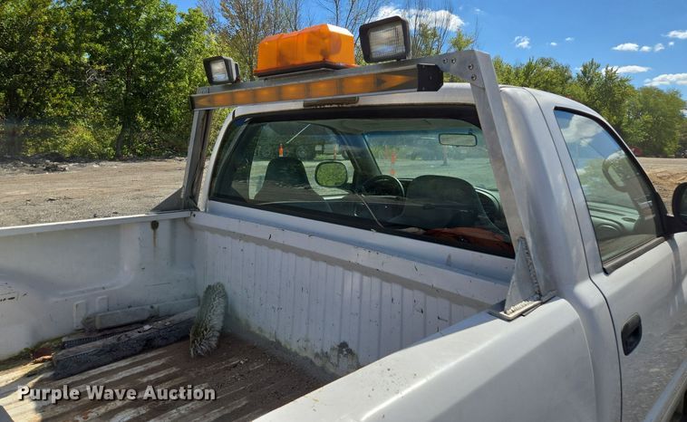 image for item EE8553 2001 Dodge Ram 2500 pickup truck