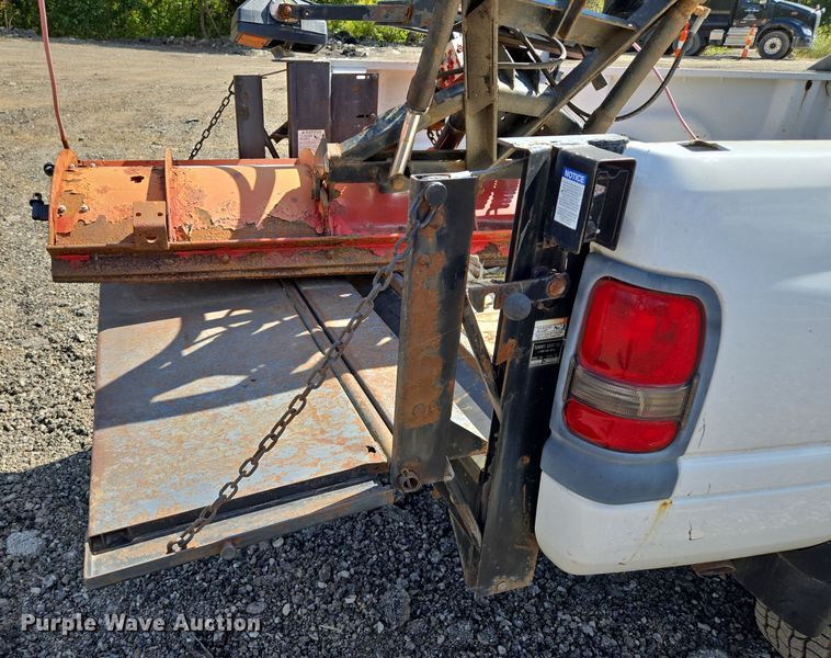 image for item EE8553 2001 Dodge Ram 2500 pickup truck