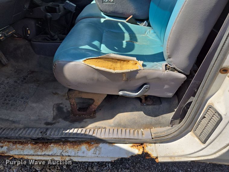 image for item EE8553 2001 Dodge Ram 2500 pickup truck