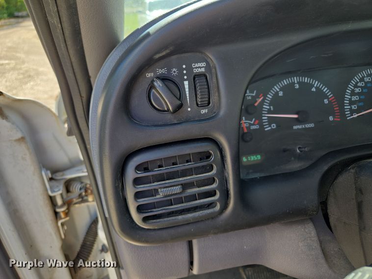 image for item EE8553 2001 Dodge Ram 2500 pickup truck