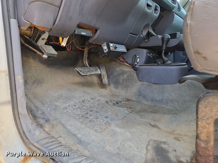 image for item EE8553 2001 Dodge Ram 2500 pickup truck