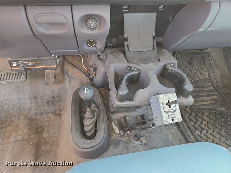 image for item EE8553 2001 Dodge Ram 2500 pickup truck