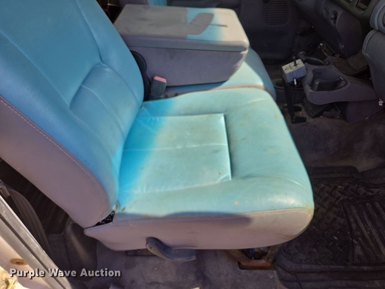 image for item EE8553 2001 Dodge Ram 2500 pickup truck