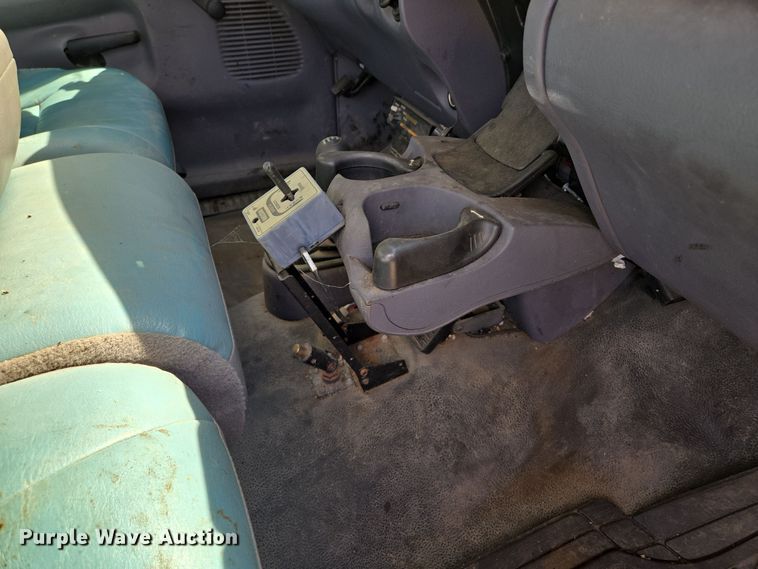 image for item EE8553 2001 Dodge Ram 2500 pickup truck