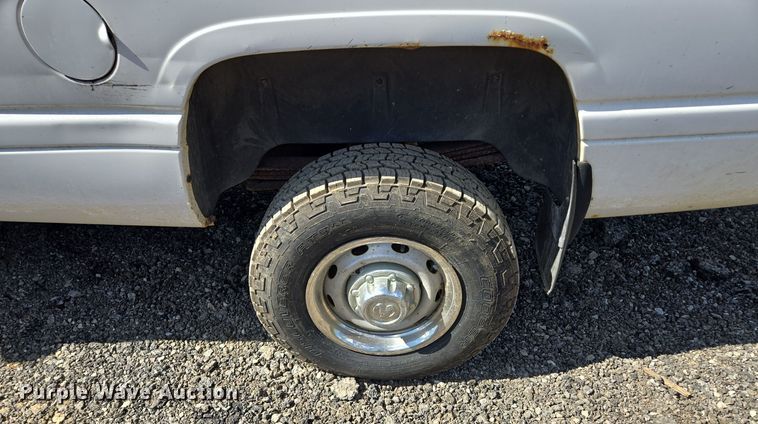 image for item EE8553 2001 Dodge Ram 2500 pickup truck