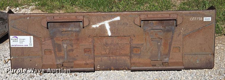 image for item EE8569 skid steer bucket