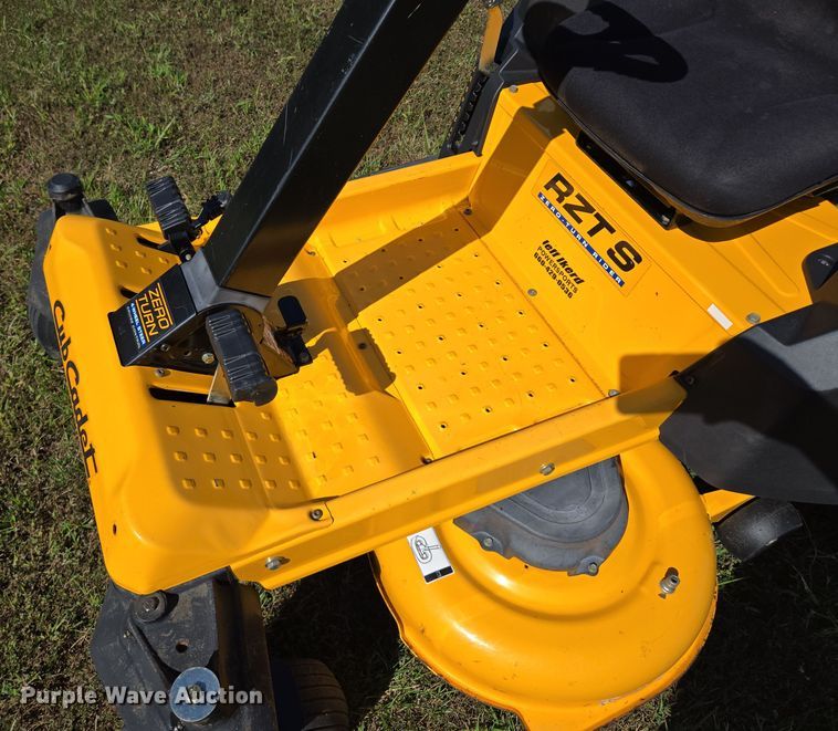 image for item EE8570 Cub Cadet RZT S 42 lawn mower