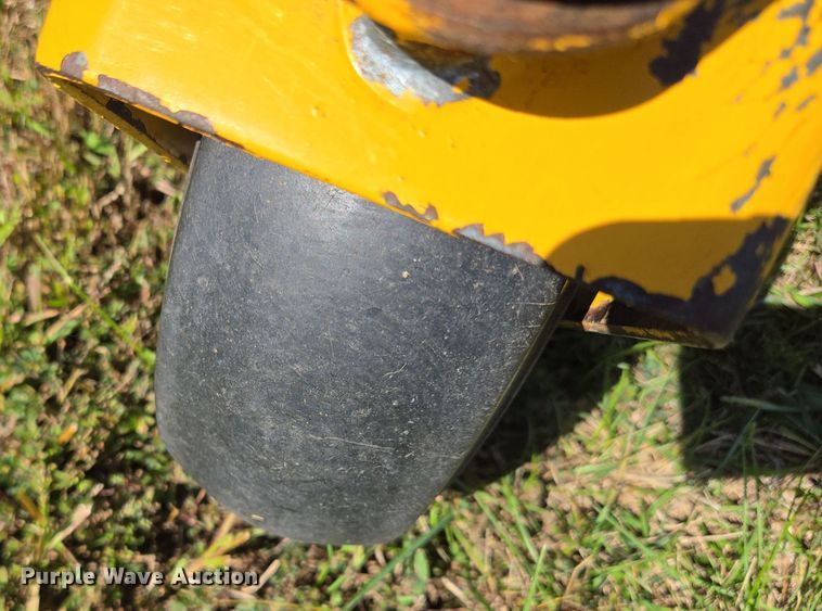 image for item EE8572 2014 Hustler  Raptor  ZTR lawn mower