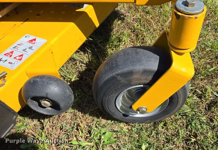 image for item EE8572 2014 Hustler  Raptor  ZTR lawn mower