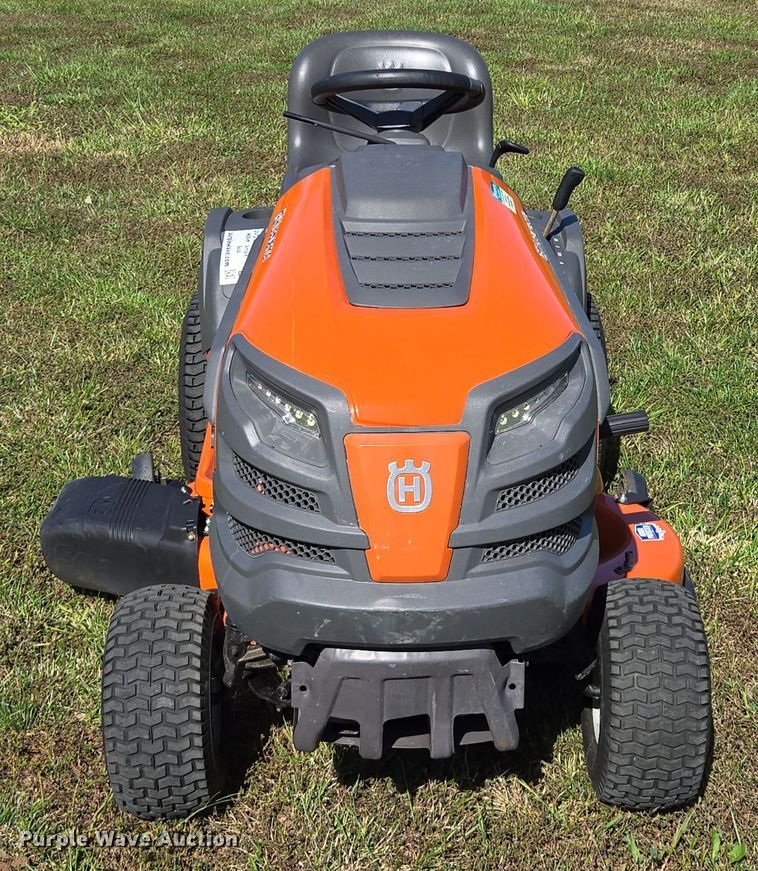 image for item EE8574 2018 Husqvarna  YTH 20K42 lawn mower