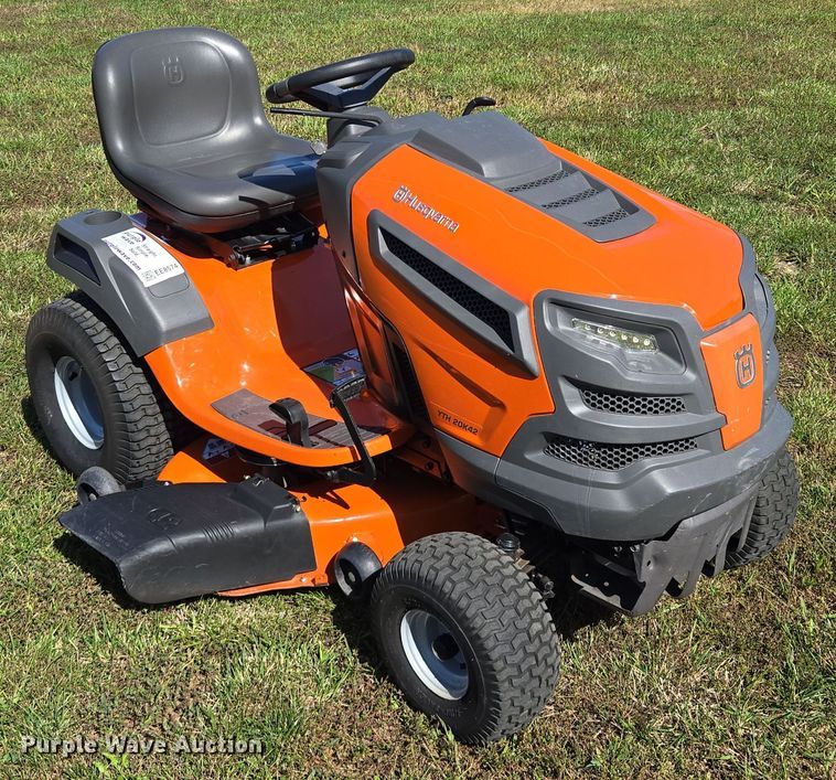 image for item EE8574 2018 Husqvarna  YTH 20K42 lawn mower
