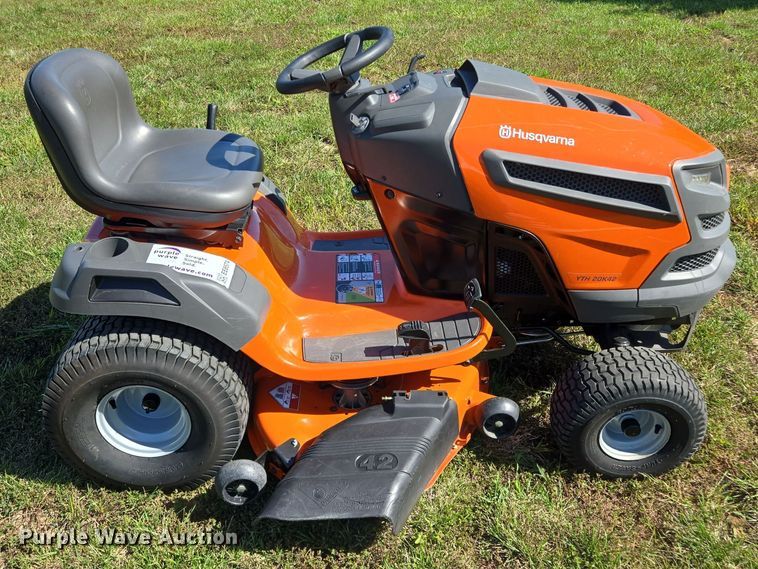 image for item EE8574 2018 Husqvarna  YTH 20K42 lawn mower